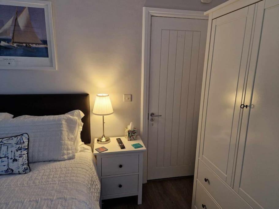 Room On Heath Park Cardiff Exterior photo