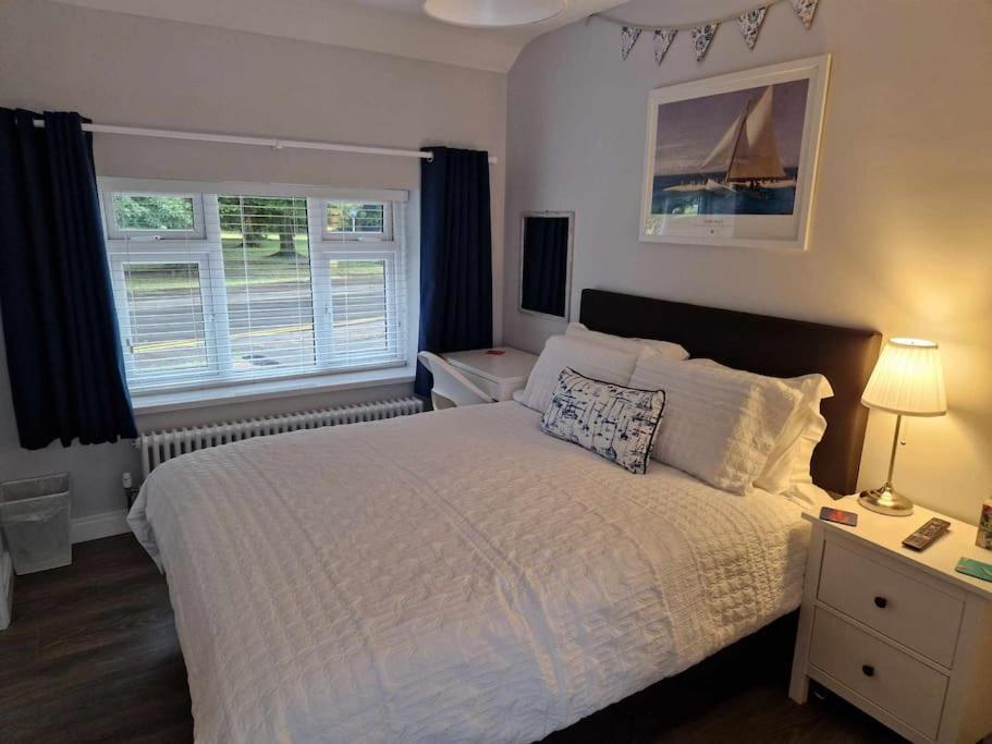 Room On Heath Park Cardiff Exterior photo