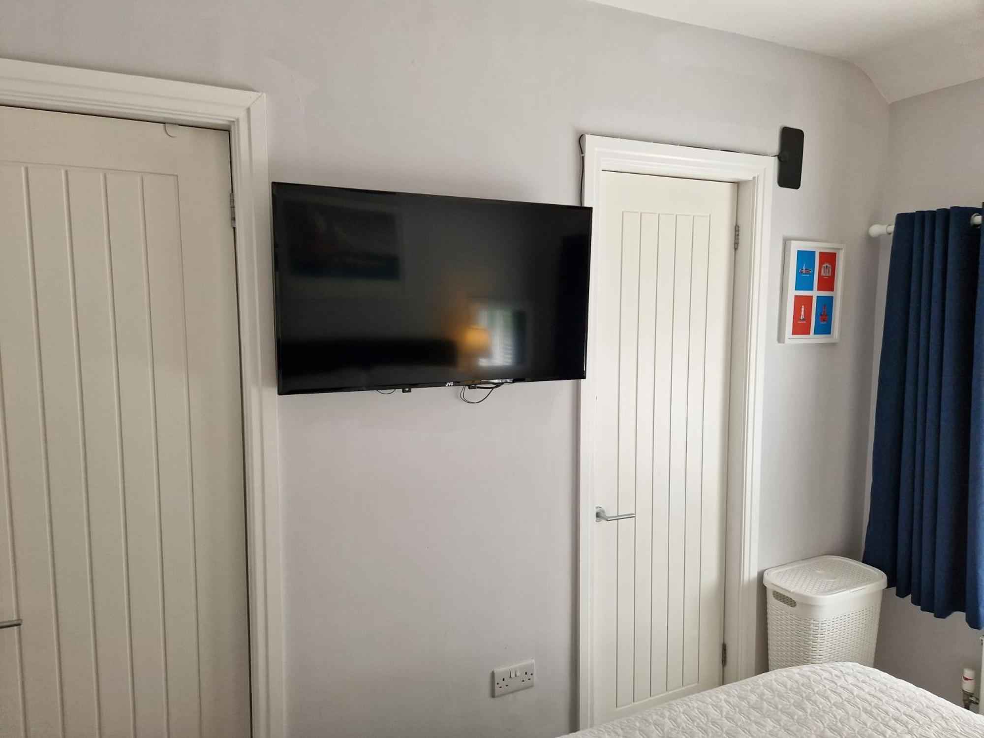 Room On Heath Park Cardiff Exterior photo